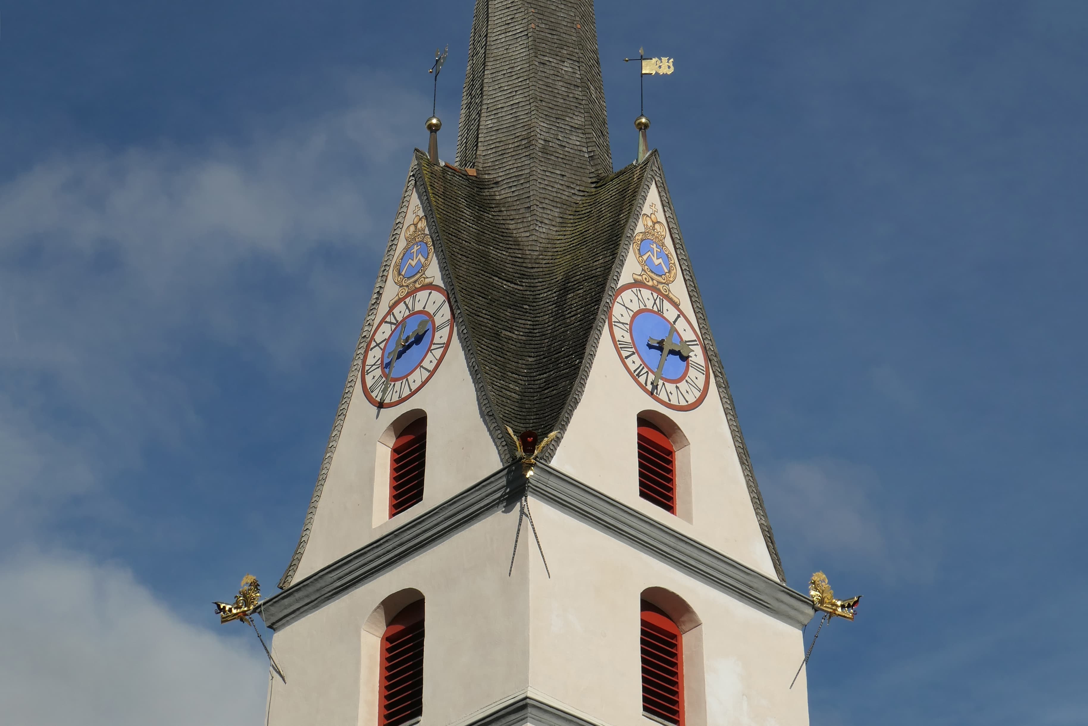 Restauro delle decorazioni del campanile nella chiesa riformata di Malans